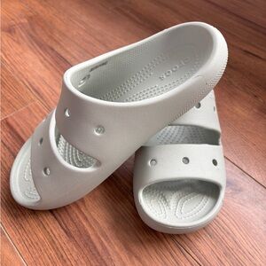 Crocs slides light green unisex (ladies size 7/mens size 5)